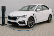 Verdades clave sobre los híbridos enchufables (PHEV)