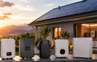 Mejores inversores solares 2026: Fronius vs Kostal vs Enphase vs Growatt